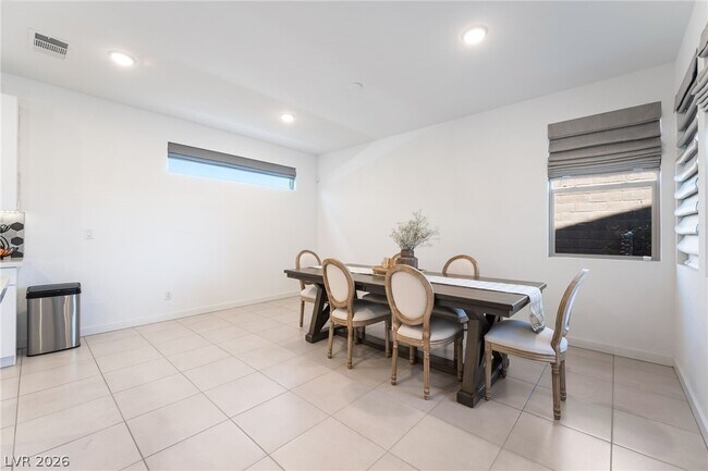 Building Photo - 720 Emerson Creek Ct