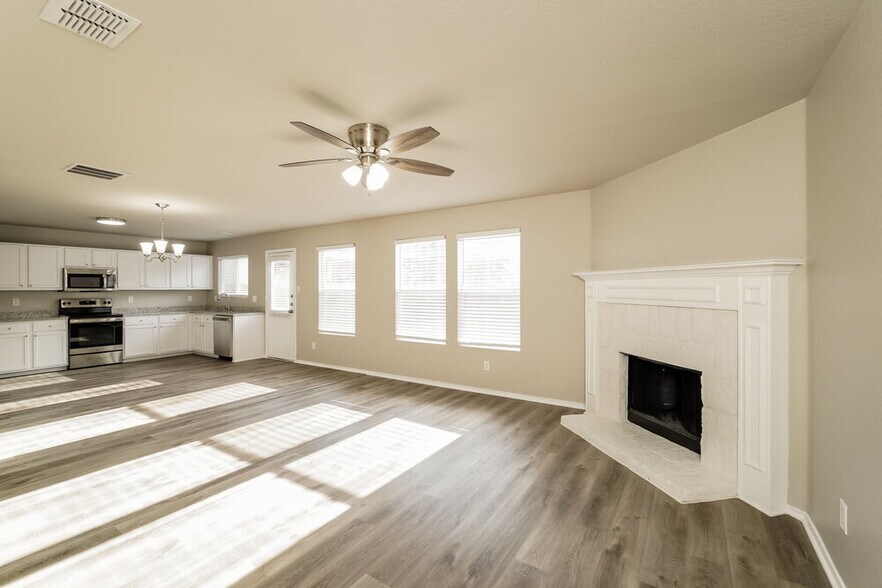 Building Photo - 3818 Ashleaf Pecan