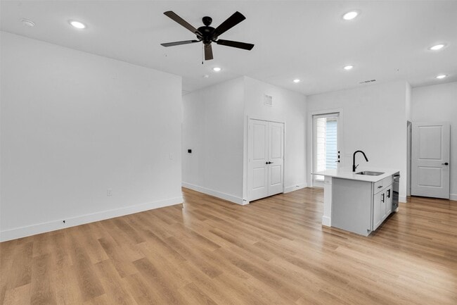 Building Photo - 1434B Forward Dr
