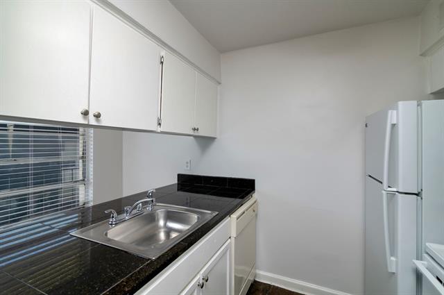Building Photo - 2816 Throckmorton St
