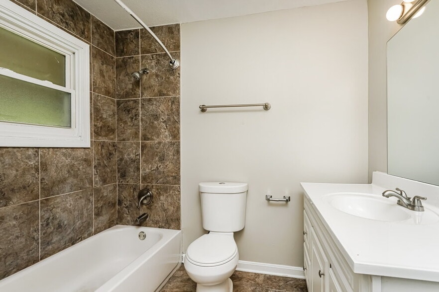 Building Photo - 2402 Parliament Ct