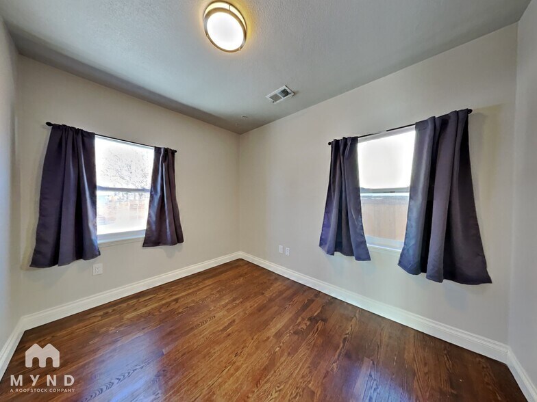 Building Photo - 2915 Sheridan Boulevard