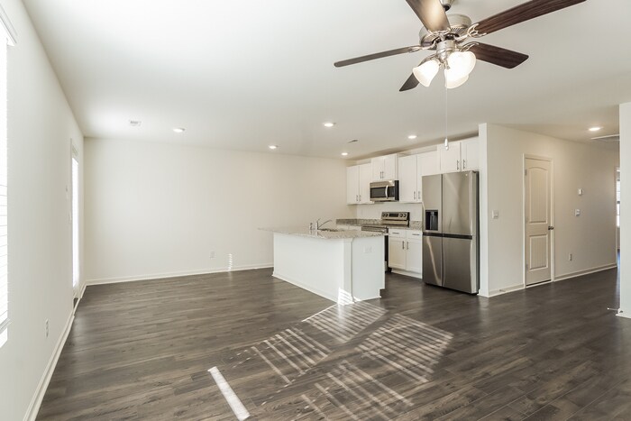 Building Photo - 5685 Timber Leaf Lp