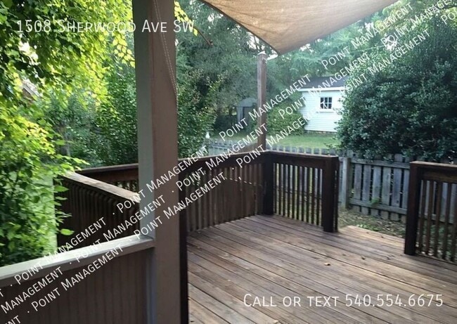 Building Photo - 1508 Sherwood Ave SW