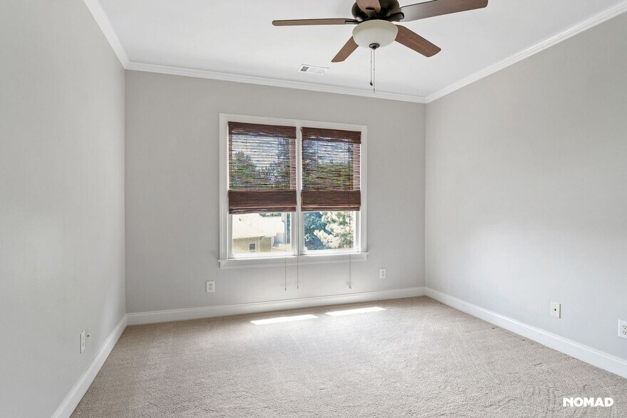 Building Photo - 6437 Blue Water Dr