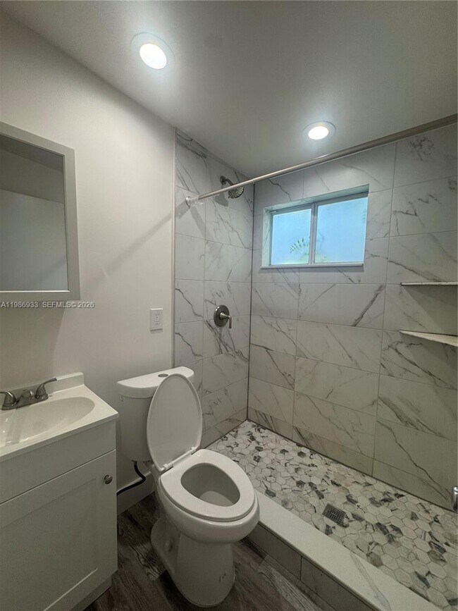 Building Photo - 1313 NW 3rd Ave