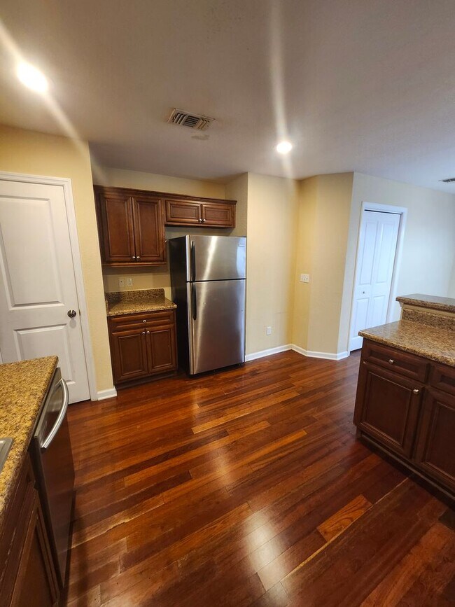 Building Photo - 552 Brooke Hampton Dr