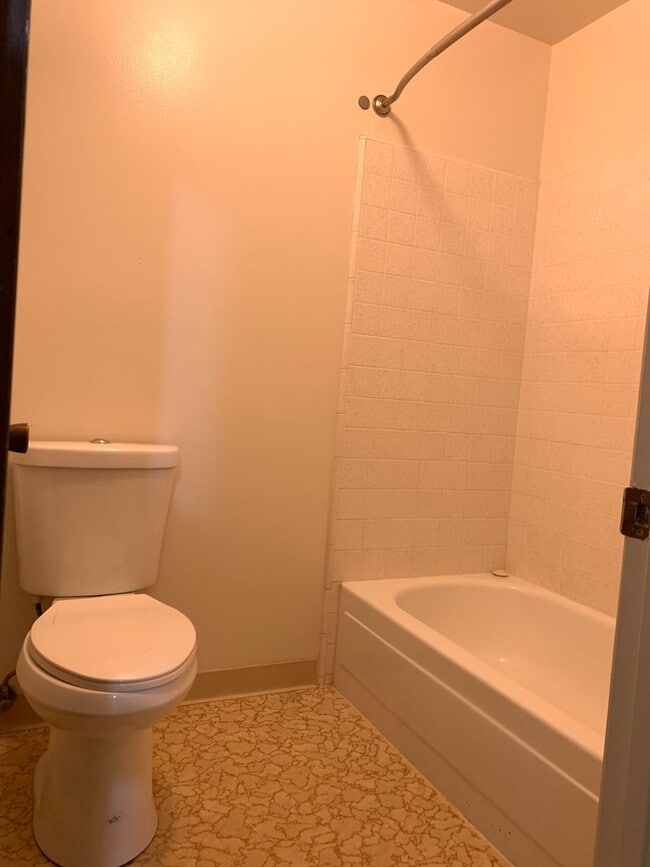 Building Photo - 1252-1254 Valerian Court