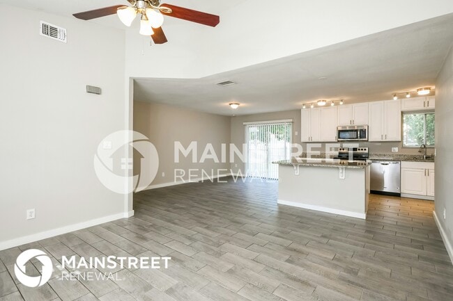 Building Photo - 355 Summerset Dr