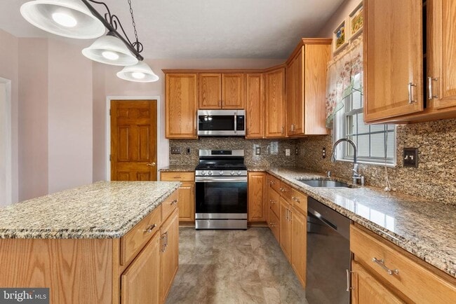 Building Photo - 6910 Governors Grant Ln