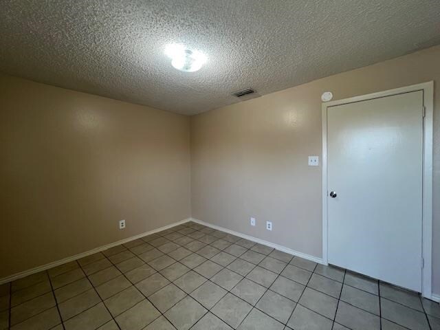 Building Photo - 1502 E San Pedro St