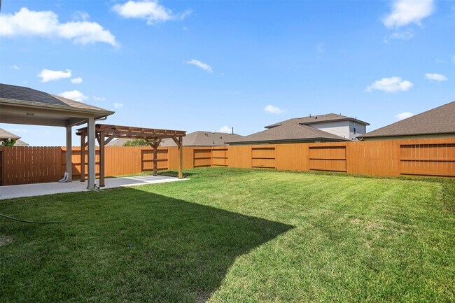 Building Photo - 2425 Village Azalea Dr