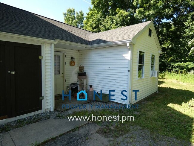 Building Photo - 95 Main St