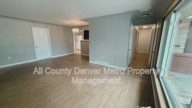 Building Photo - 273 S 13th Ave