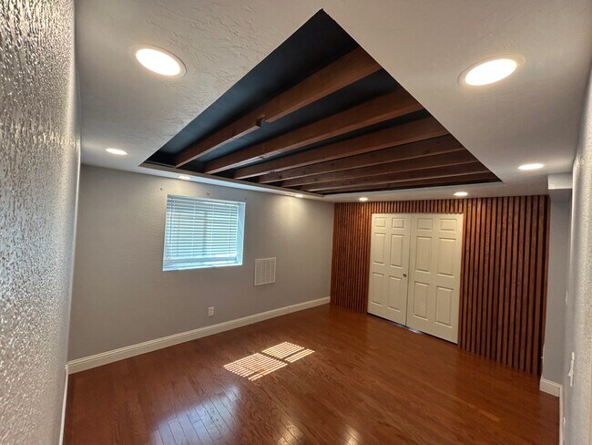 Building Photo - 632 37th Ave