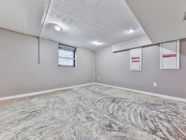 Building Photo - 5480 Burgess Dr