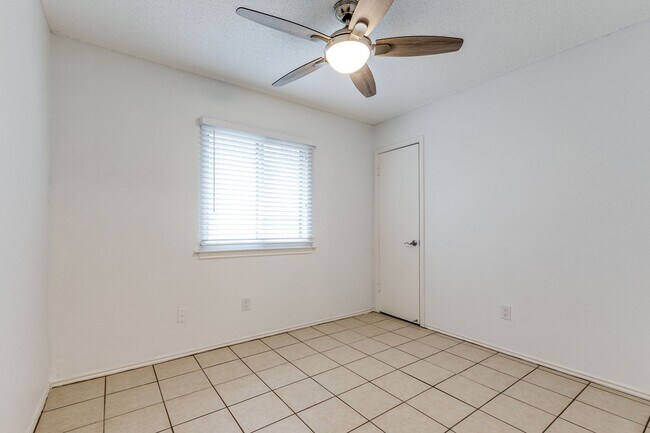 Building Photo - 3-BEDROOM HOME IN STONERIDGE, NORTH EAST I.S.D.
