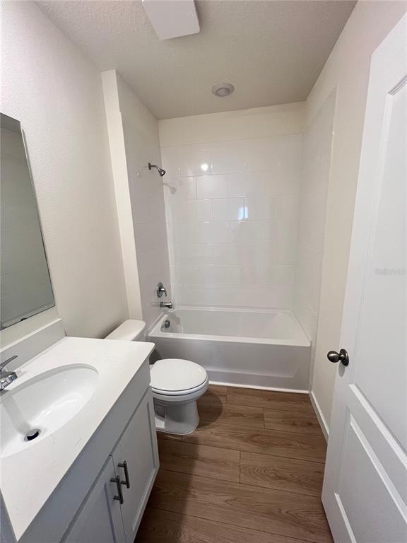 Building Photo - 2085 Walnut Crk Dr