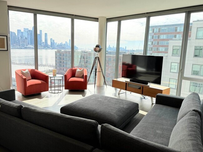 Building Photo - 9 Ave at Port Imperial