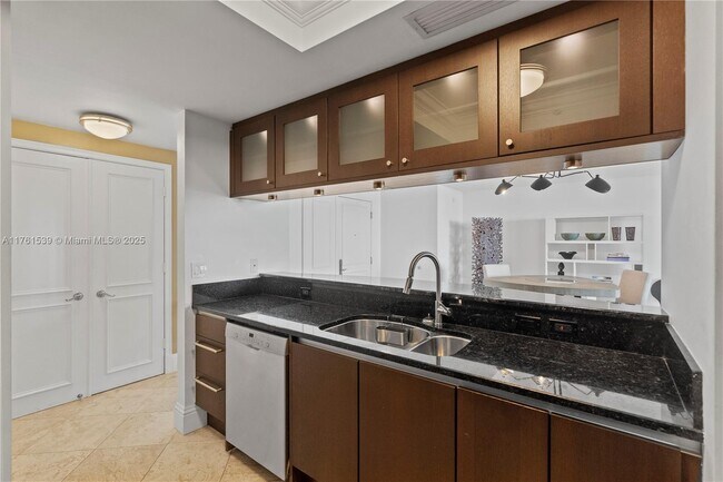 Building Photo - 3400 SW 27th Ave
