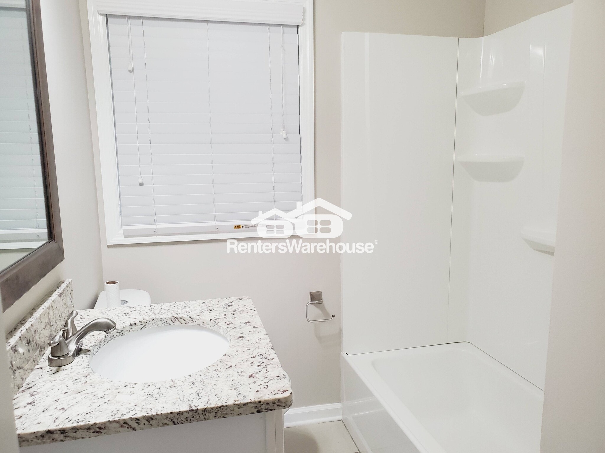 Building Photo - 5785 Crabapple Dr SW