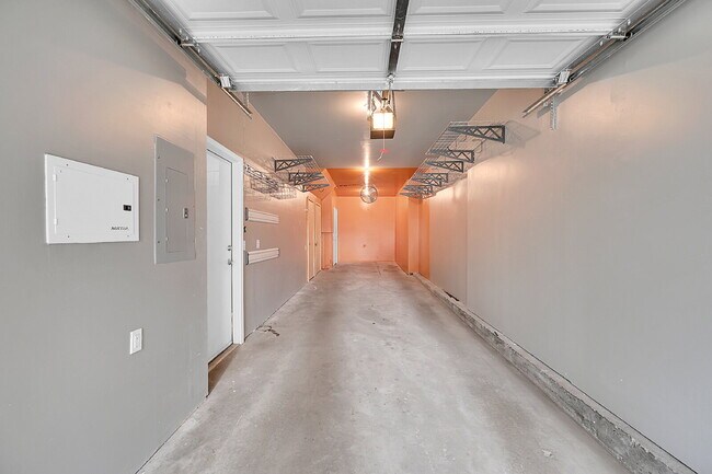 Building Photo - $3,225.00 - 2 Beds, 1.5 Bath, Townhouse in...
