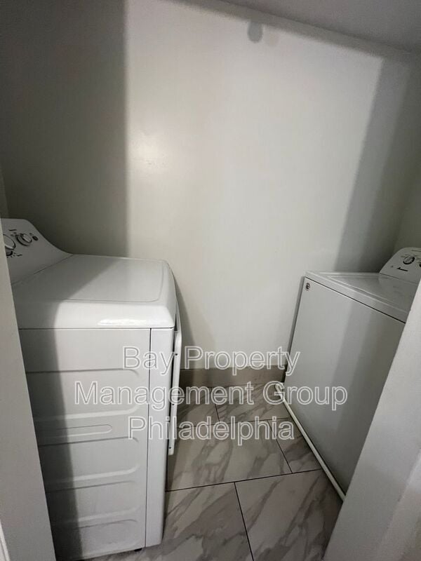 Building Photo - 1610 W Diamond St