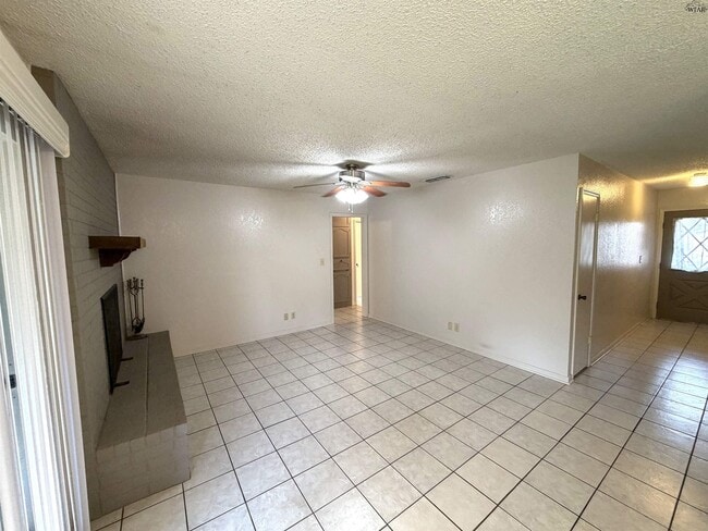 Building Photo - 4830 Lovers Ln