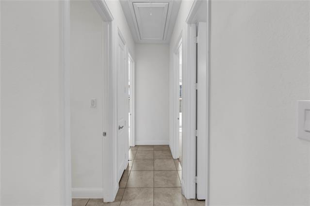Building Photo - 1233 Carinna Dr