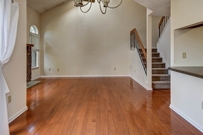 Building Photo - 21 Claver Hill Way