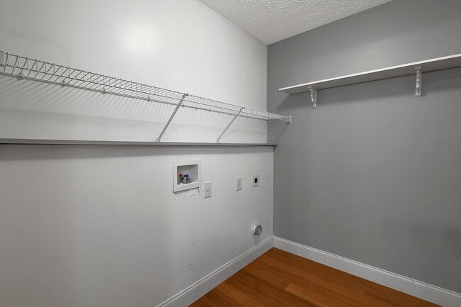 Building Photo - 299 Iris Trail Dr