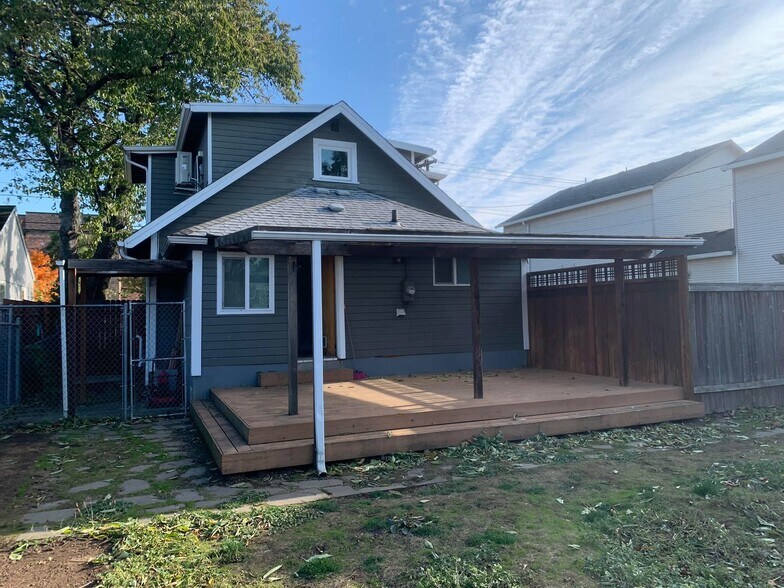 Building Photo - 7225 SE 60th Ave