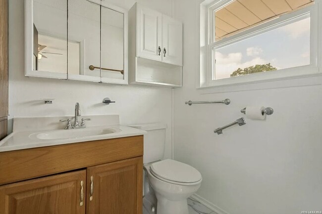 Building Photo - 207 Balboa Dr