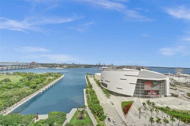 Building Photo - 888 Biscayne Blvd