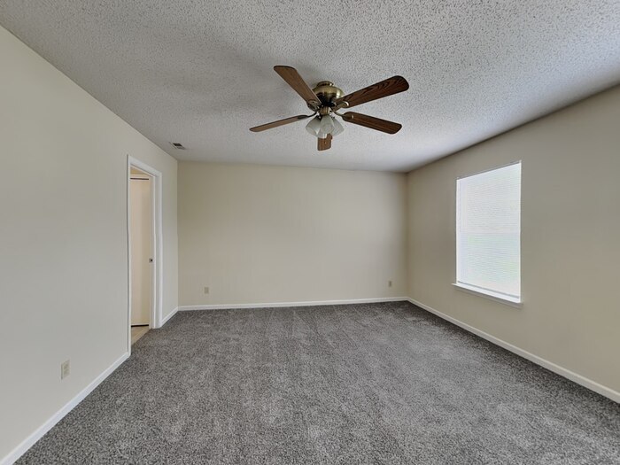 Building Photo - 9140 Amberleigh Dr