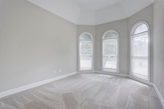 Building Photo - 1359 Winoka Rd