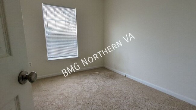 Building Photo - 10207 Magnolia Grove Dr