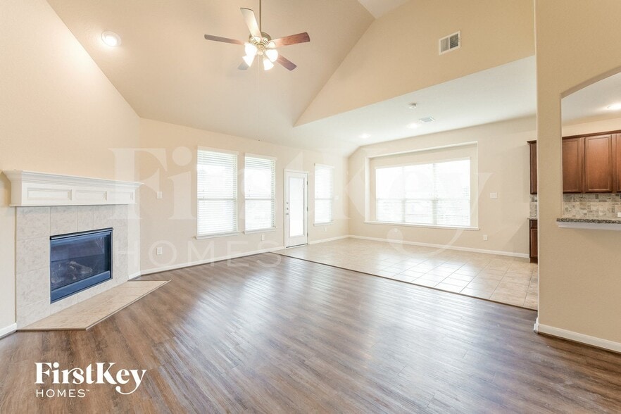 Building Photo - 143 N Greatwood Glen Pl