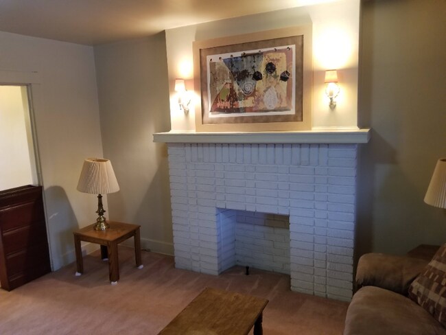 Building Photo - 3617 Boulevard of the Allies