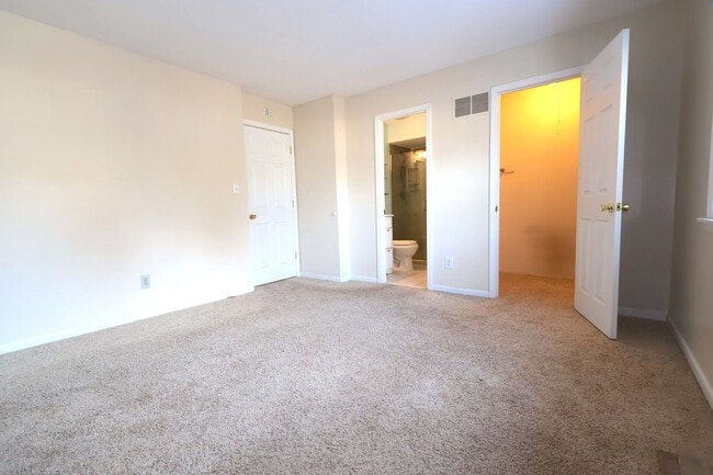 Building Photo - Charming 3-Bed, 2-Bath Home with 2 Car Garage & Covered Patio