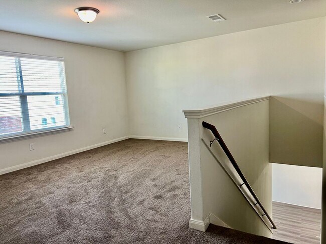Building Photo - 6233 White Jade Dr
