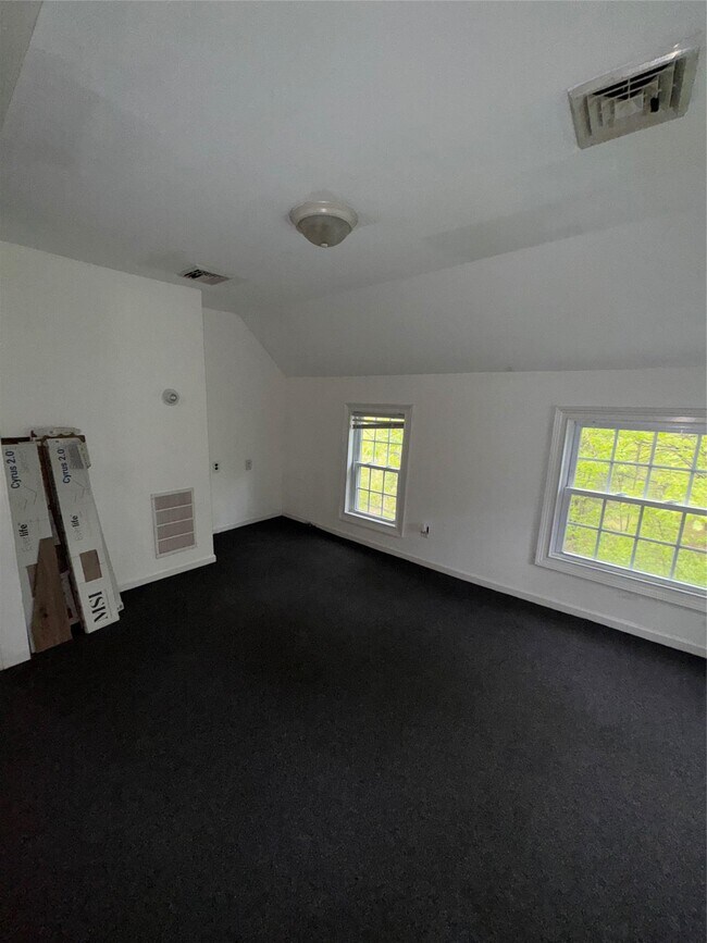 Building Photo - 955 NY-52