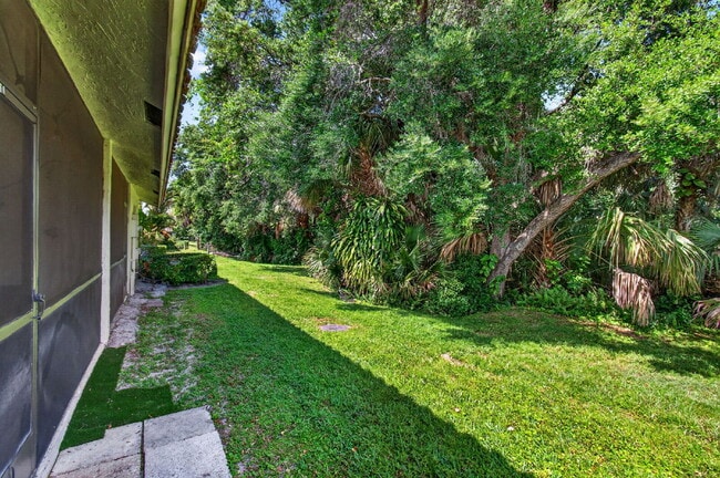 Building Photo - 460 Hardwood Pl