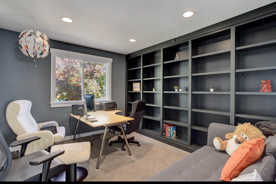 Office upper floor - 2305 Eagles Nest Dr