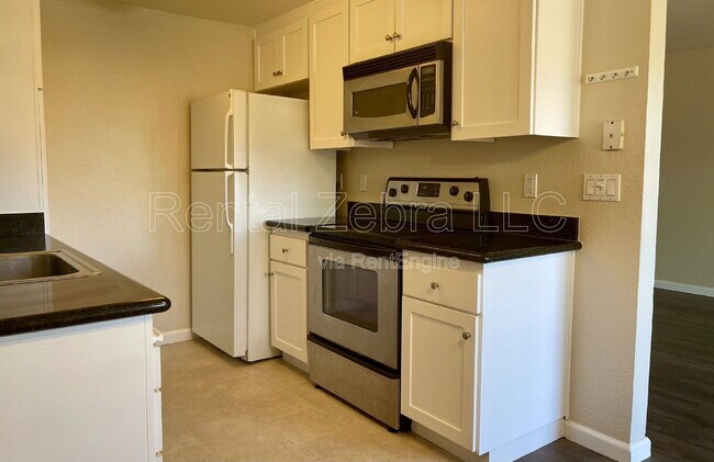 Building Photo - 233 Masters Ct