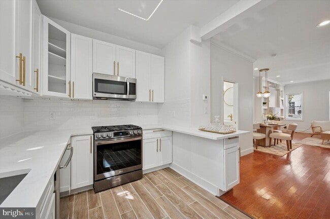 Building Photo - 2124 Pierce St