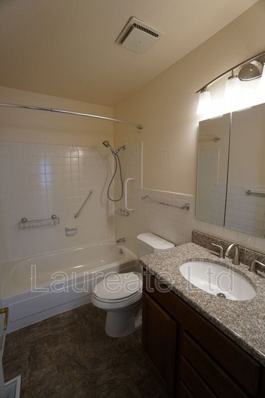Building Photo - 13852 E Linvale Pl