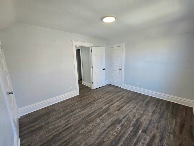 Building Photo - 328 Rosewood Ave