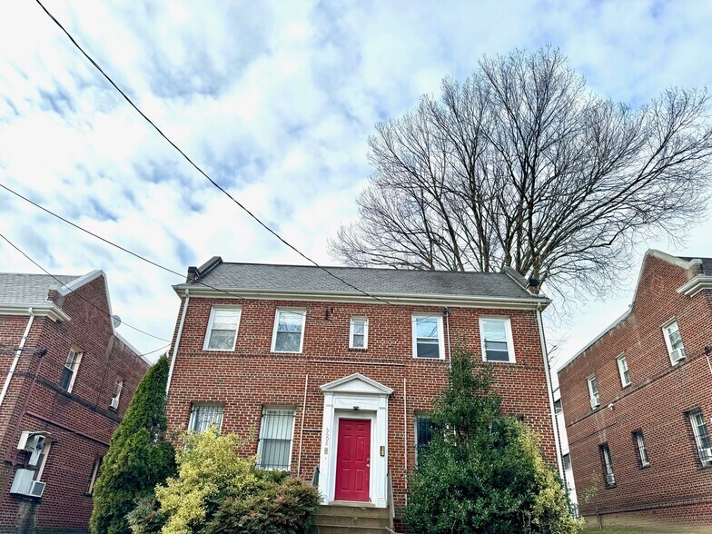 Building Photo - 6608 14th St NW