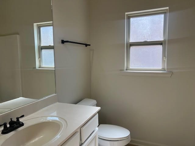 Building Photo - 17060 Jamestowne Dr